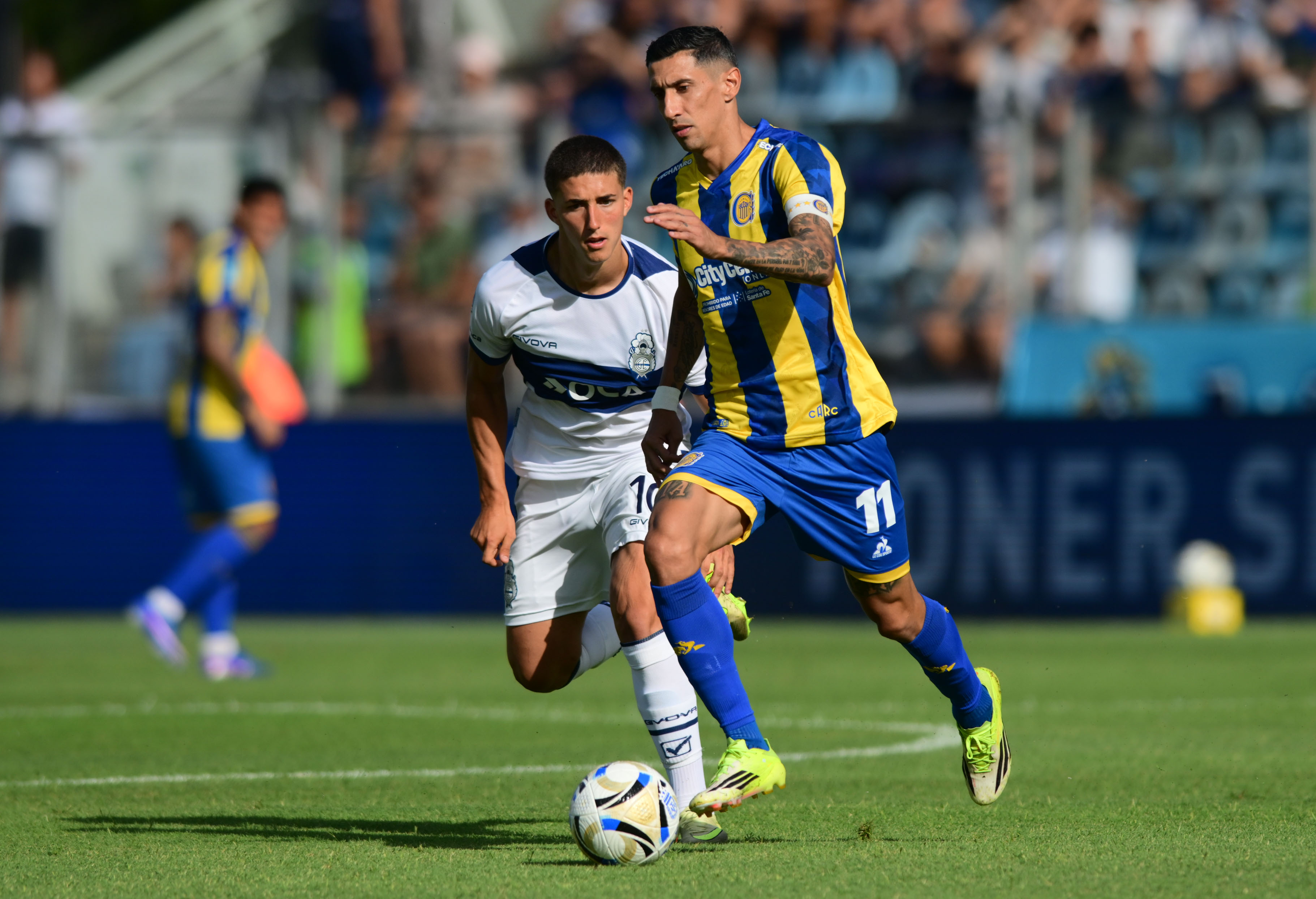 Reabrió la estación Uruguay de la línea B del Subte y realizaron un homenaje especial al teatro