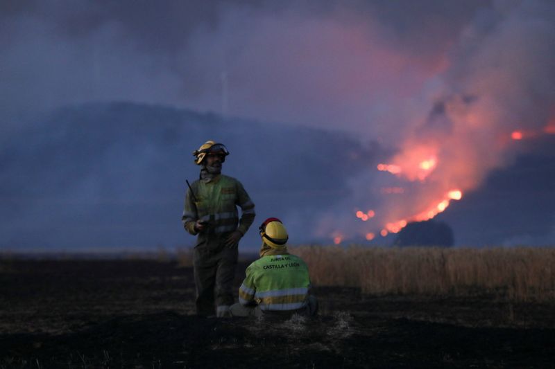Los bomberos forestales están hartos: “Hay precariedad y abandono hacia la profesión”