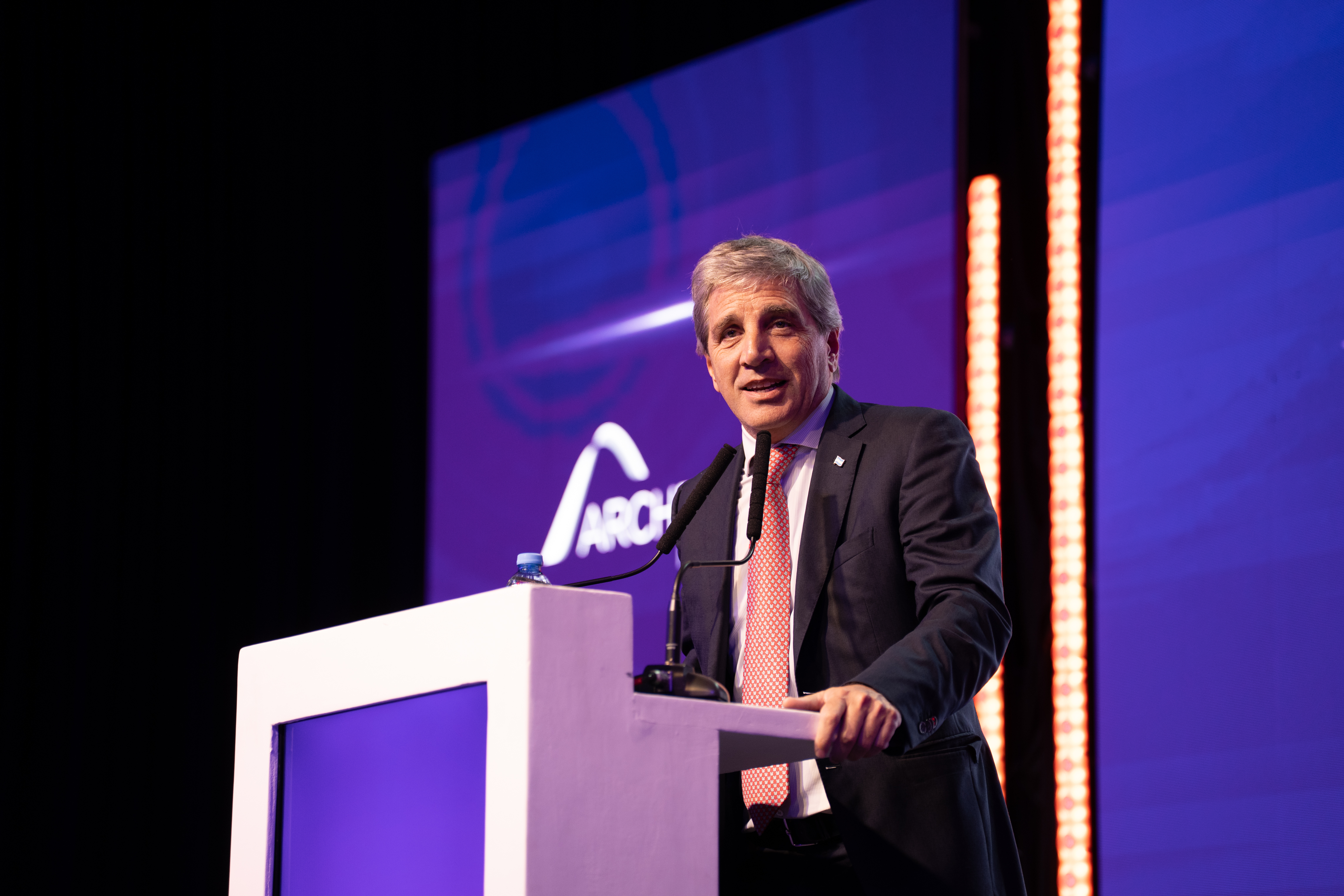 Caputo habló del proyecto de Presupuesto 2027: "Vamos a tener superávit financiero por cuarto año consecutivo"
