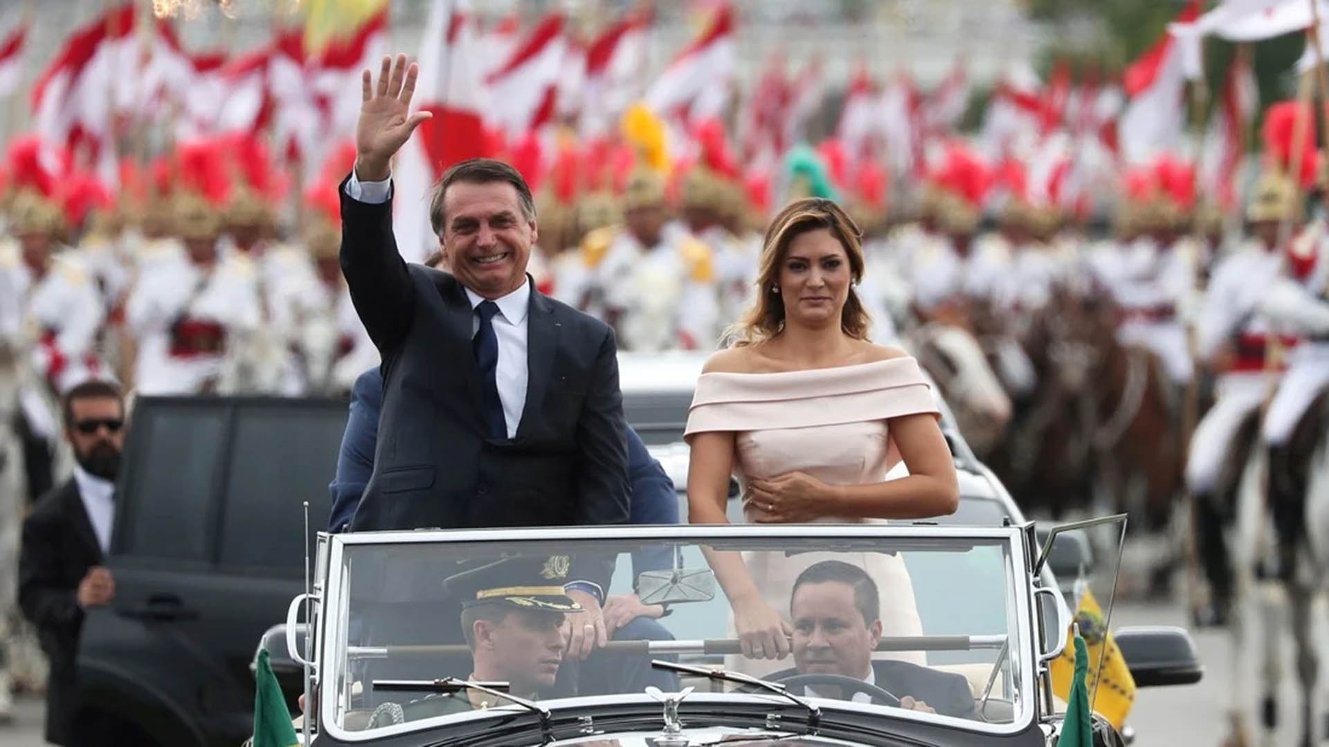 Jair Bolsonaro en un Rolls Royce (AFP/Archivo)