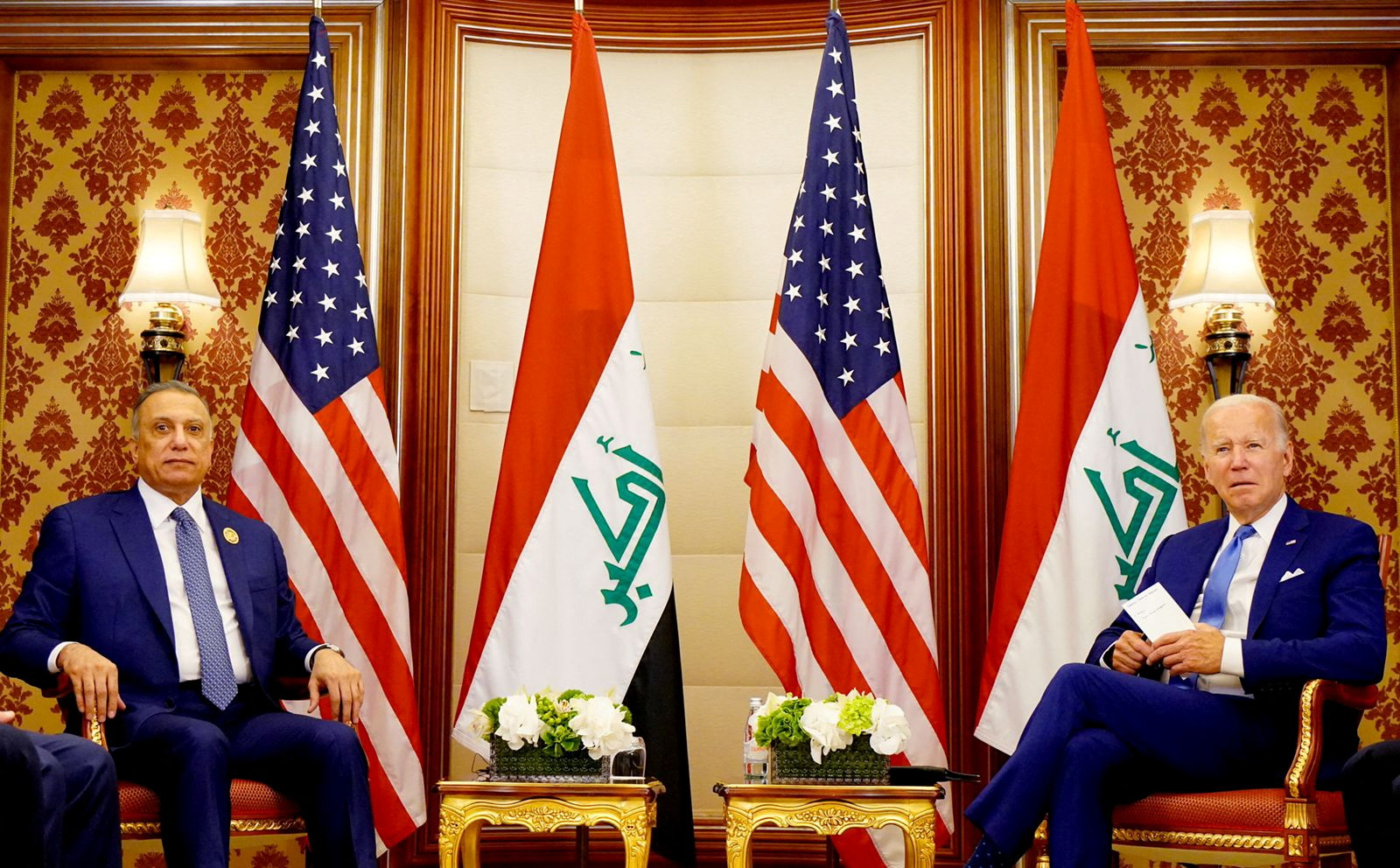 El presidente de Estados Unidos, Joe Biden, se reúne con el primer ministro iraquí, Mustafa al-Kadhimi, en Jeda, Arabia Saudí, el 16 de julio de 2022.  Oficina de prensa del primer ministro iraquí/Handout via REUTERS