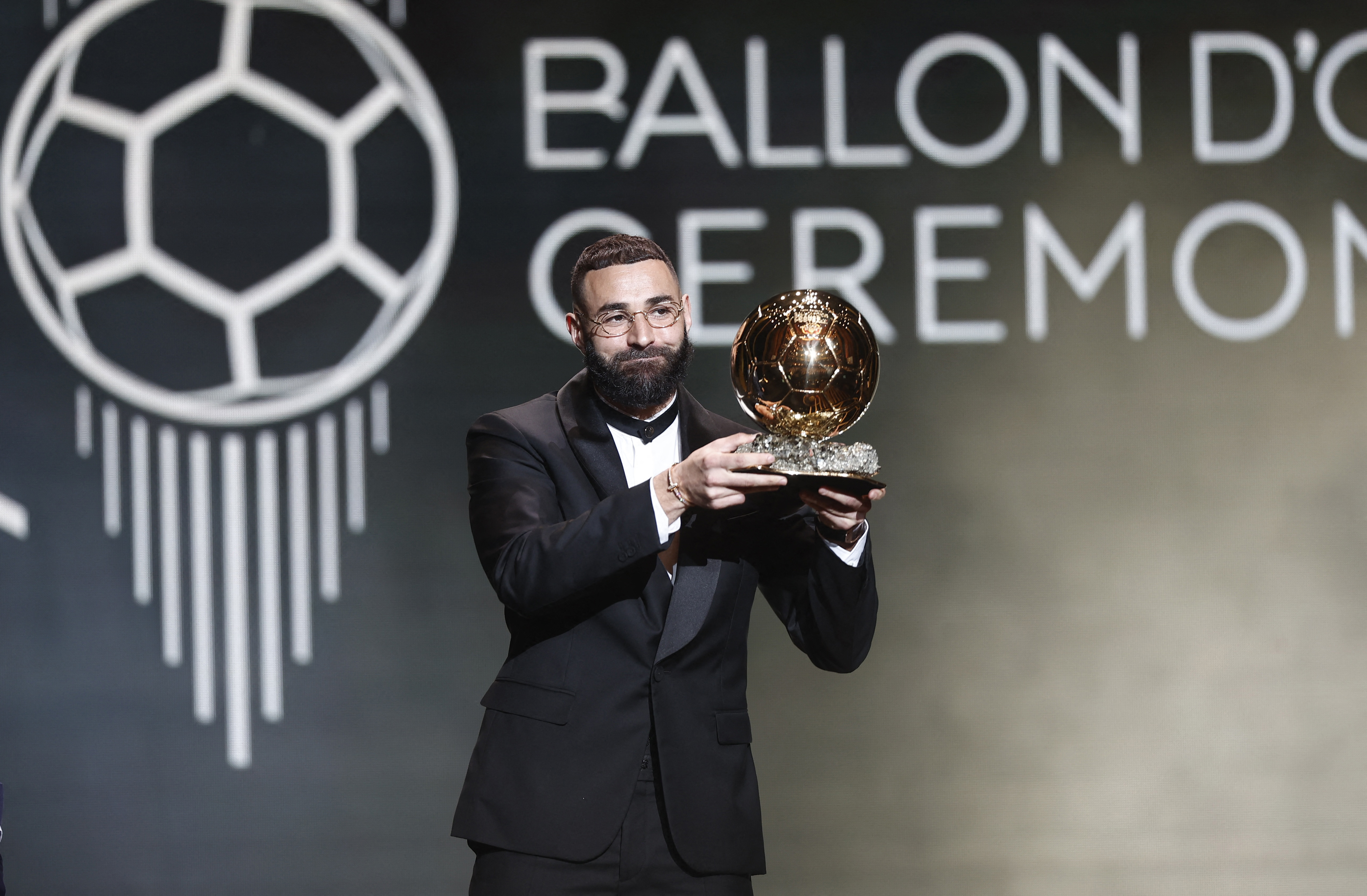 Karim Benzema se impuso ante Lewandowski, Mané y De Bruyne y se quedó con el Balón de Oro 2022