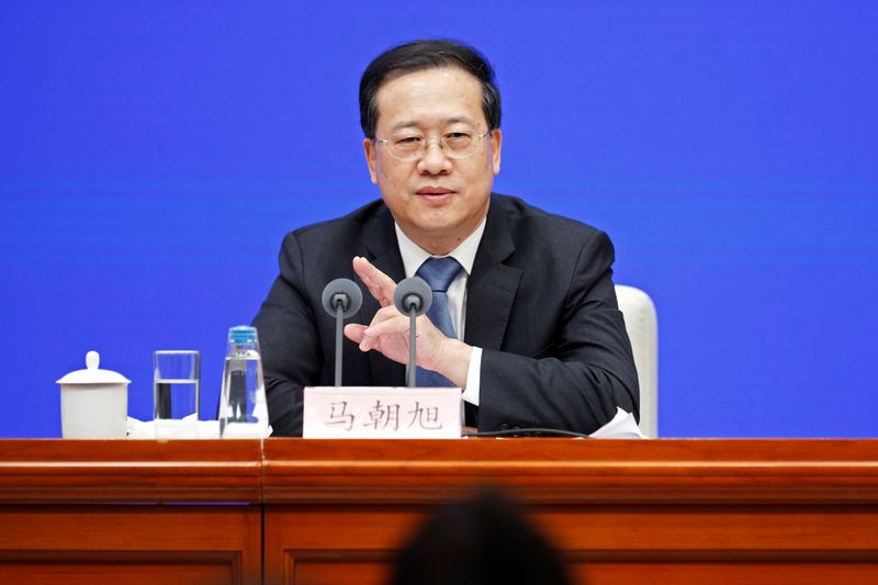 El viceministro de Asuntos Exteriores de China, Ma Zhaoxu, asiste a la reunión informativa de la Oficina de Información del Consejo de Estado (SCIO) sobre el libro blanco de la lucha de China contra la enfermedad del coronavirus (COVID-19) en Pekín, China, 7 de junio de 2020.  REUTERS/Florence Lo