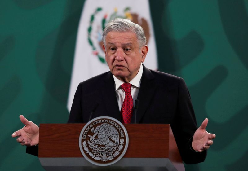 El presidente de México, Andrés Manuel López Obrador, anunció que promoverá una iniciativa ante el Congreso para que “no se guarden” expedientes de investigación relacionados con servidores públicos (Foto: REUTERS/Henry Romero)