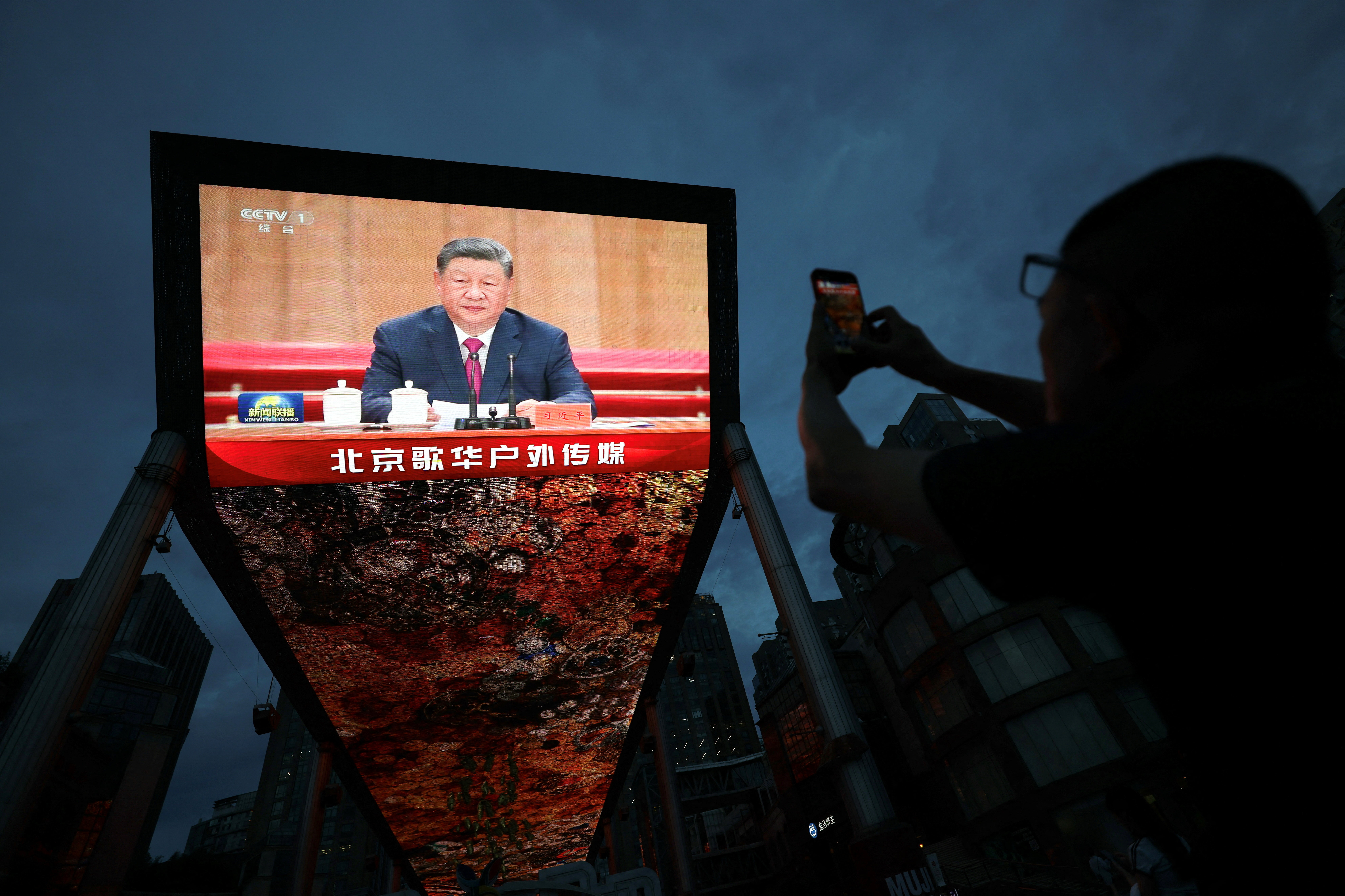 Diásporas vigiladas y una guerra híbrida en expansión: cómo China se impone fuera de sus fronteras