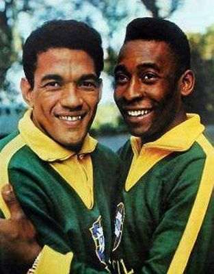 Garrincha y Pelé en una imagen de 1962. "El Rey llegó a decir: “Sin Garrincha nunca me hubiera consagrado tricampeón mundial”