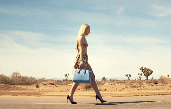 "Work" is considered one of the best female rap songs for telling the story of her life (Photo: YouTube/ Iggy Azalea)