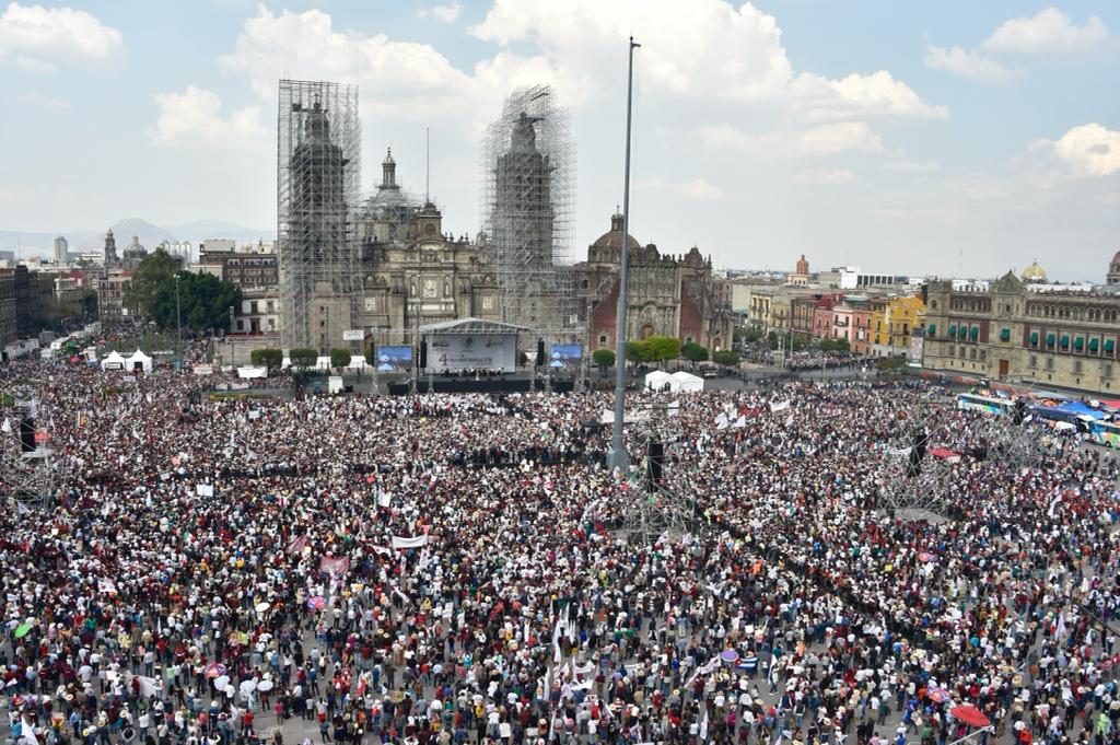 El pasado 27 de noviembre, AMLO encabezó una marcha con 1.2 millones de personas, con motivo de su cuarto informe de gobierno (Presidencia)