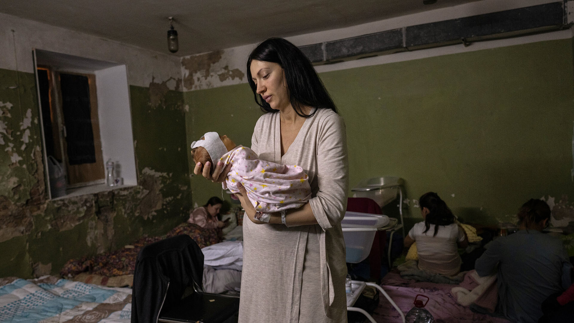 
Se estima que 265.000 mujeres ucranianas estaban embarazadas cuando estalló la guerra, según el Fondo de Población de las Naciones Unidas.
(Lynsey Addario/The New York Times)