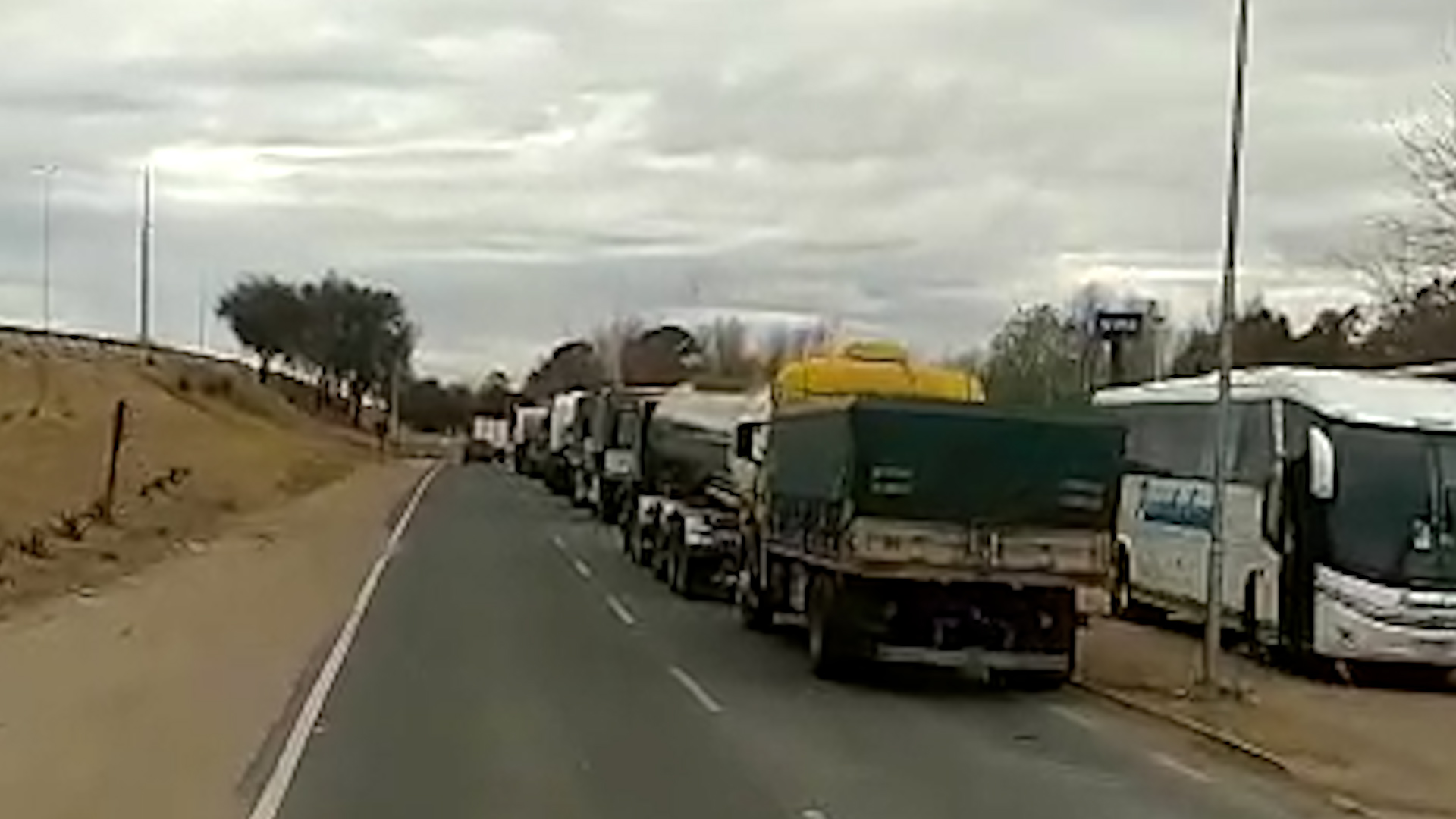 Decepción entre los transportistas de cargas tras un encuentro con el Gobierno por la falta de gasoil