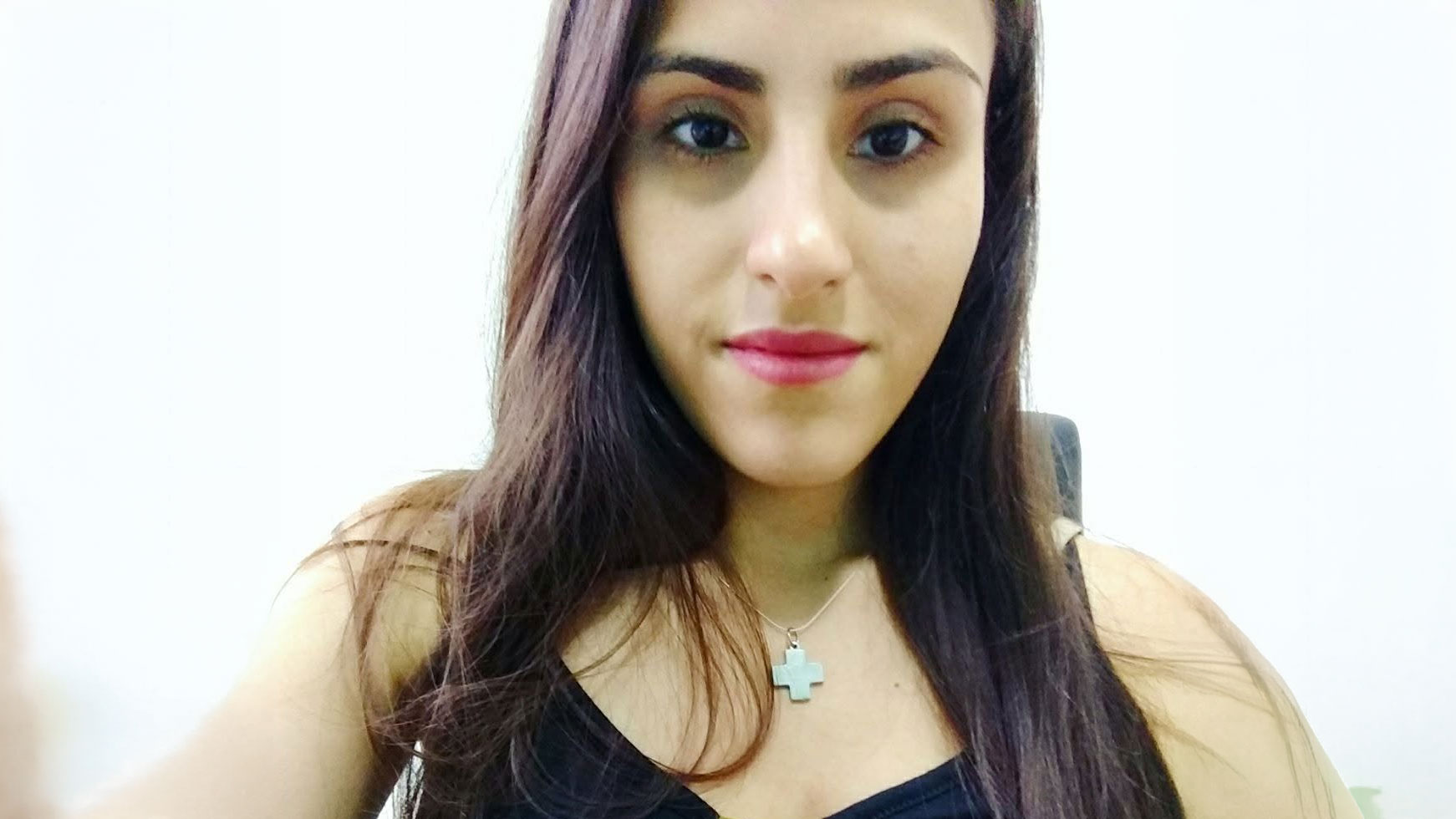 Secreto de sumario, prisi&oacute;n domiciliaria y una marcha: c&oacute;mo sigue el caso de la mujer que muri&oacute; tras un corte con una copa de vino