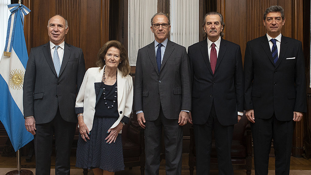 Ricardo Lorenzetti, Elena Highton de Nolasco, Carlos Rosenkrantz, Juan Carlos Maqueda y Horacio Rosatti, integrantes de la Corte Suprema (CIJ)