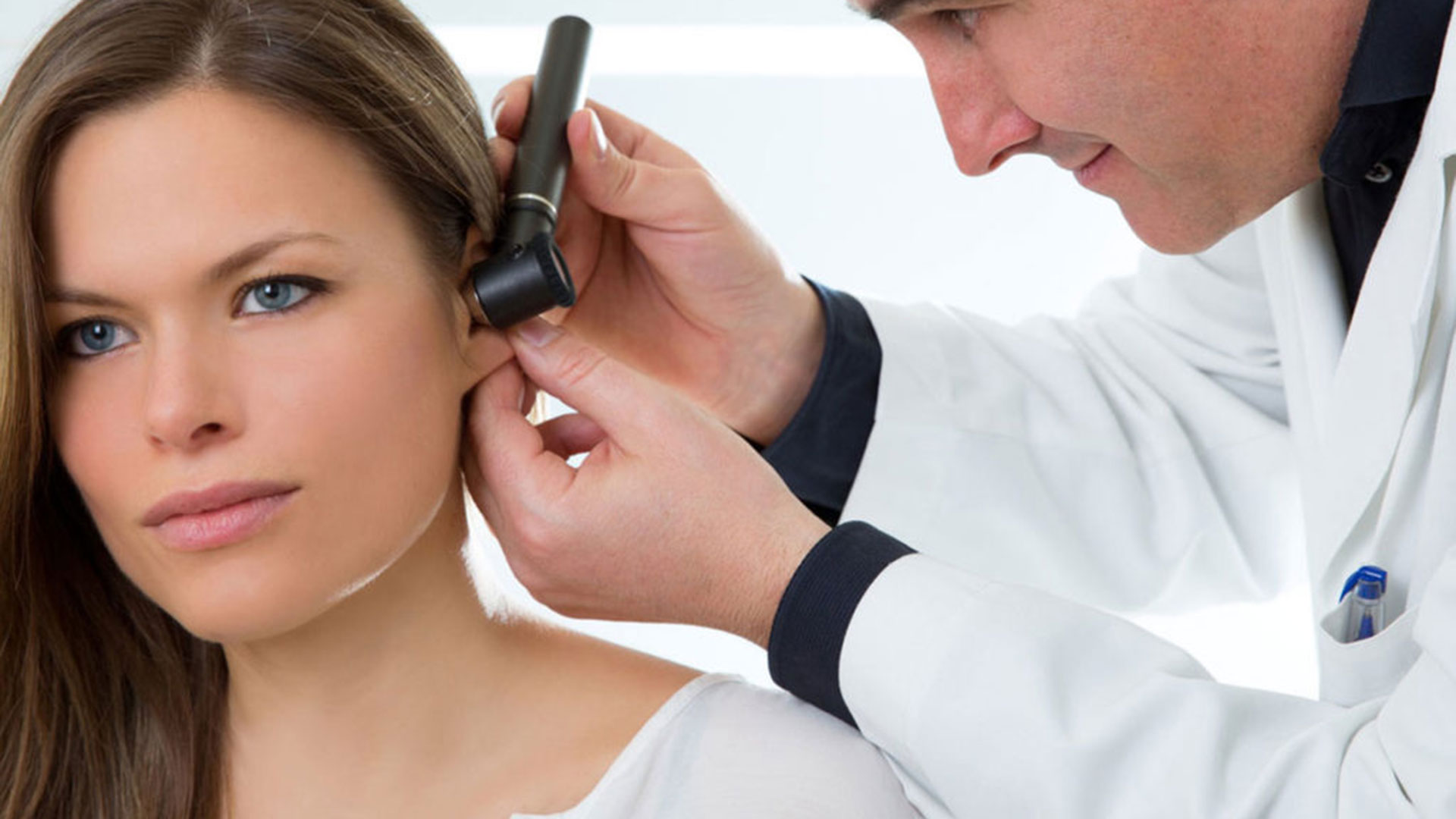 El colesteatoma se desarrolla en distintas cavidades del oído medio, caja timpánica, peñasco (detrás del pabellón auricular ) o dentro de las porciones neumatizadas del hueso temporal