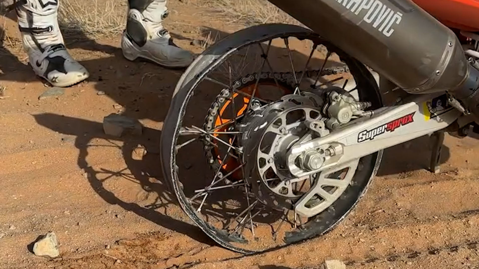 Revelaron datos que comprometen a los padres del bebé que murió en Marcos Juárez