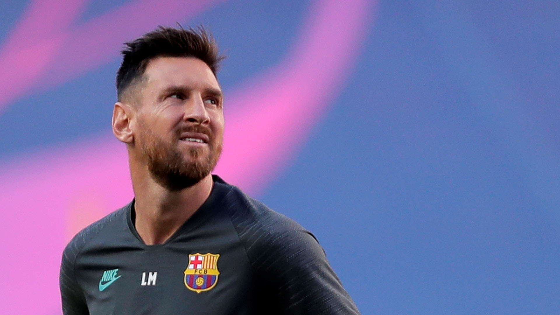 Lionel Messi se debate si seguir o no en Barcelona (Manu Fernandez/ Pool vía Reuters)
