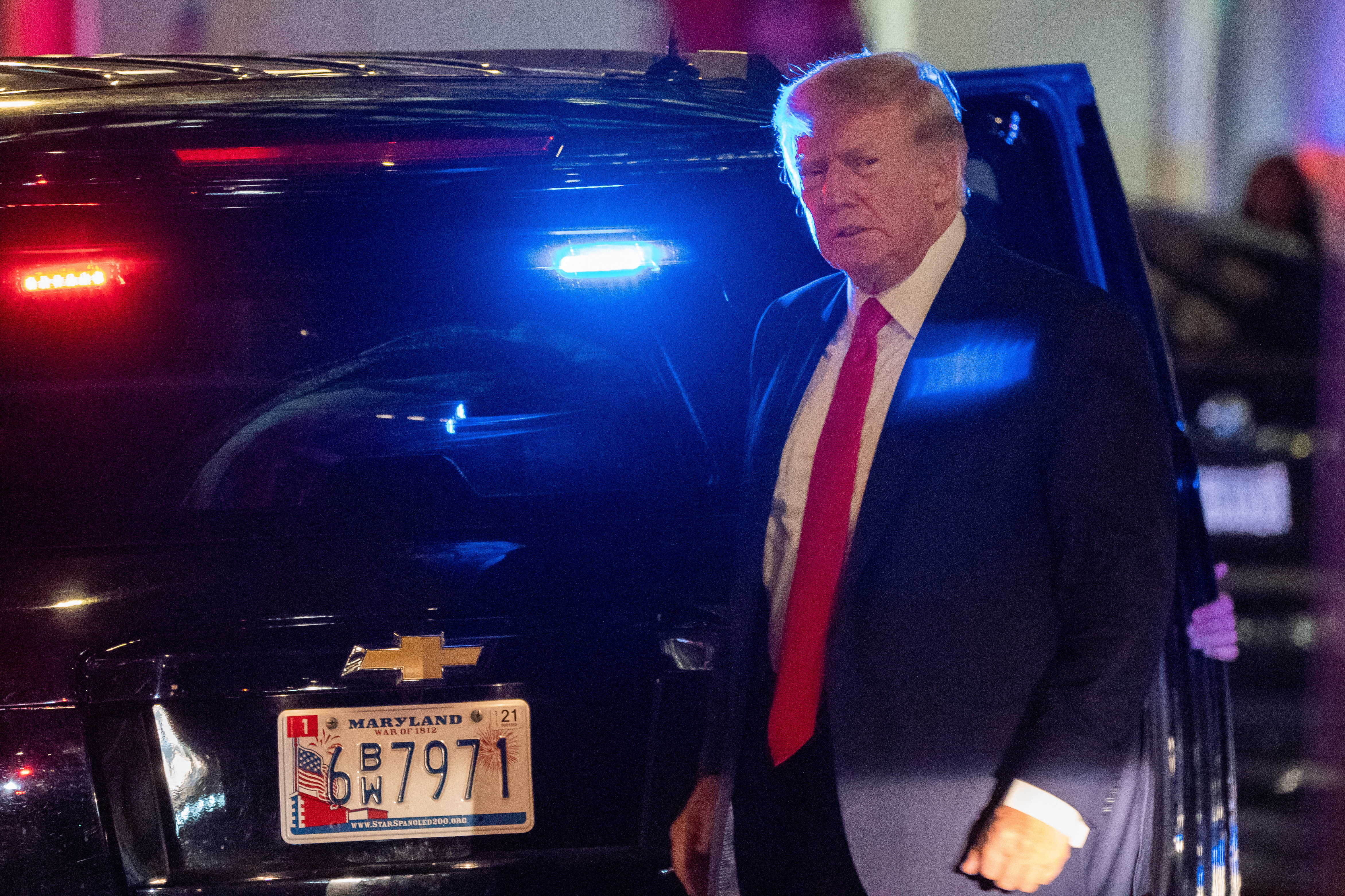 Donald Trump arrives at Trump Tower the day after FBI agents raided his Mar-a-Lago Palm Beach home, in New York City, U.S., August 9, 2022. REUTERS/David 'Dee' Delgado