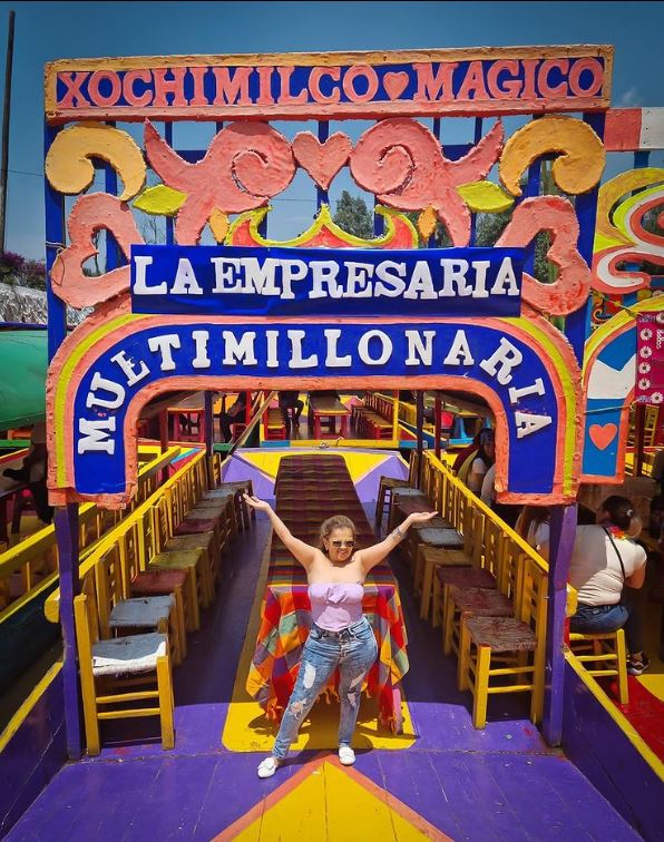 La youtuber visitó México porque participar en la ceremonia de premiación de los MTV Miaw 2022. (Foto Instagram: @taniarin, @majovillavicencio_oficial)