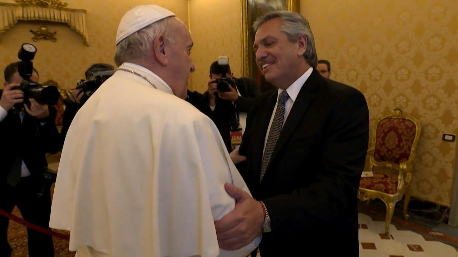 El papa Francisco y Alberto Fernández durante su primer audiencia como presidente en el Vaticano