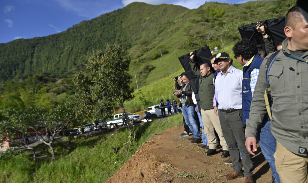 Desde Rosas, Cauca, el presidente Gustavo Petro afirmó que una de las causas del derrumbe en ese municipio es la crisis climática.
Presidencia.