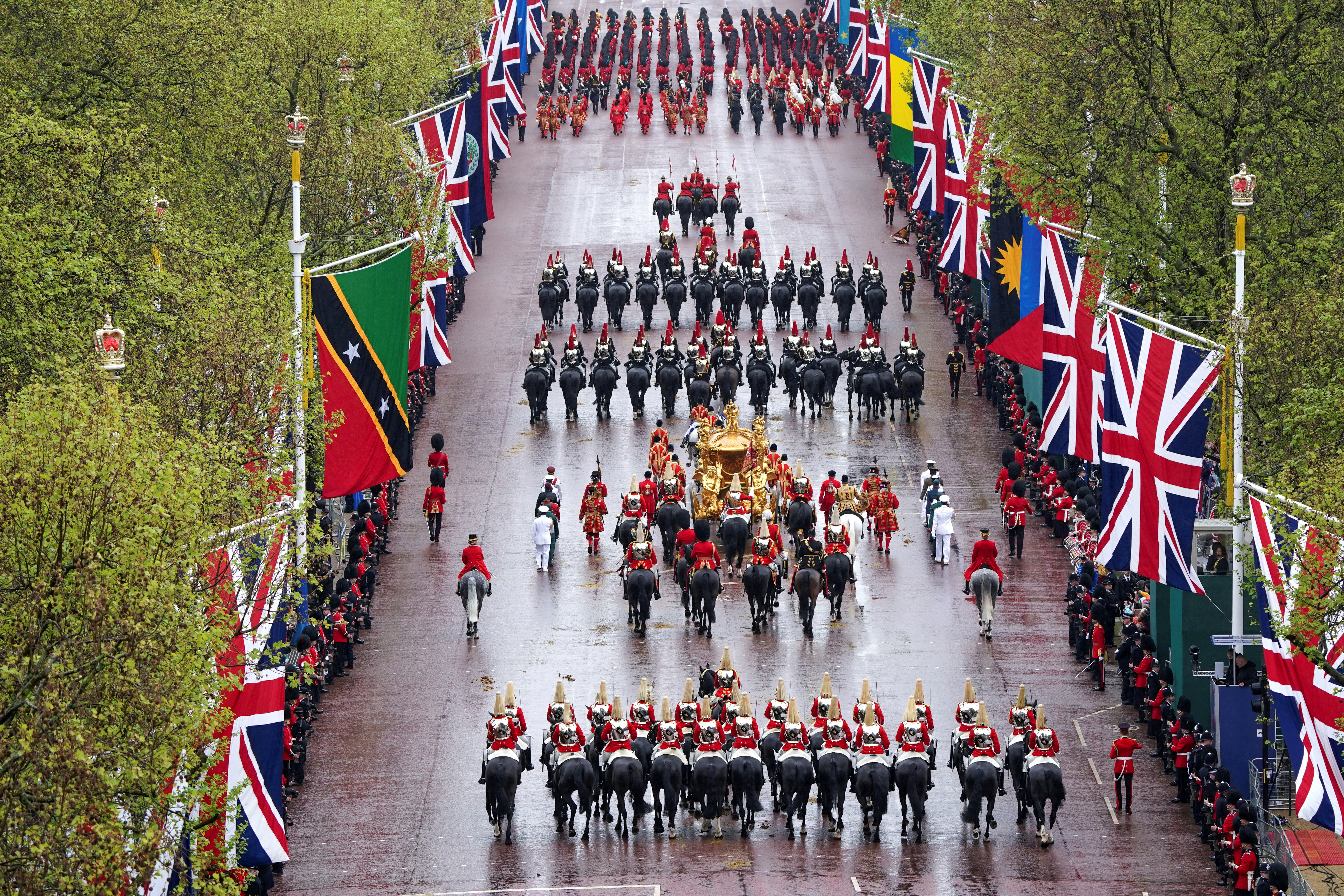 La procesión luego de la ceremonia.  Gareth Fuller/Pool via REUTERS