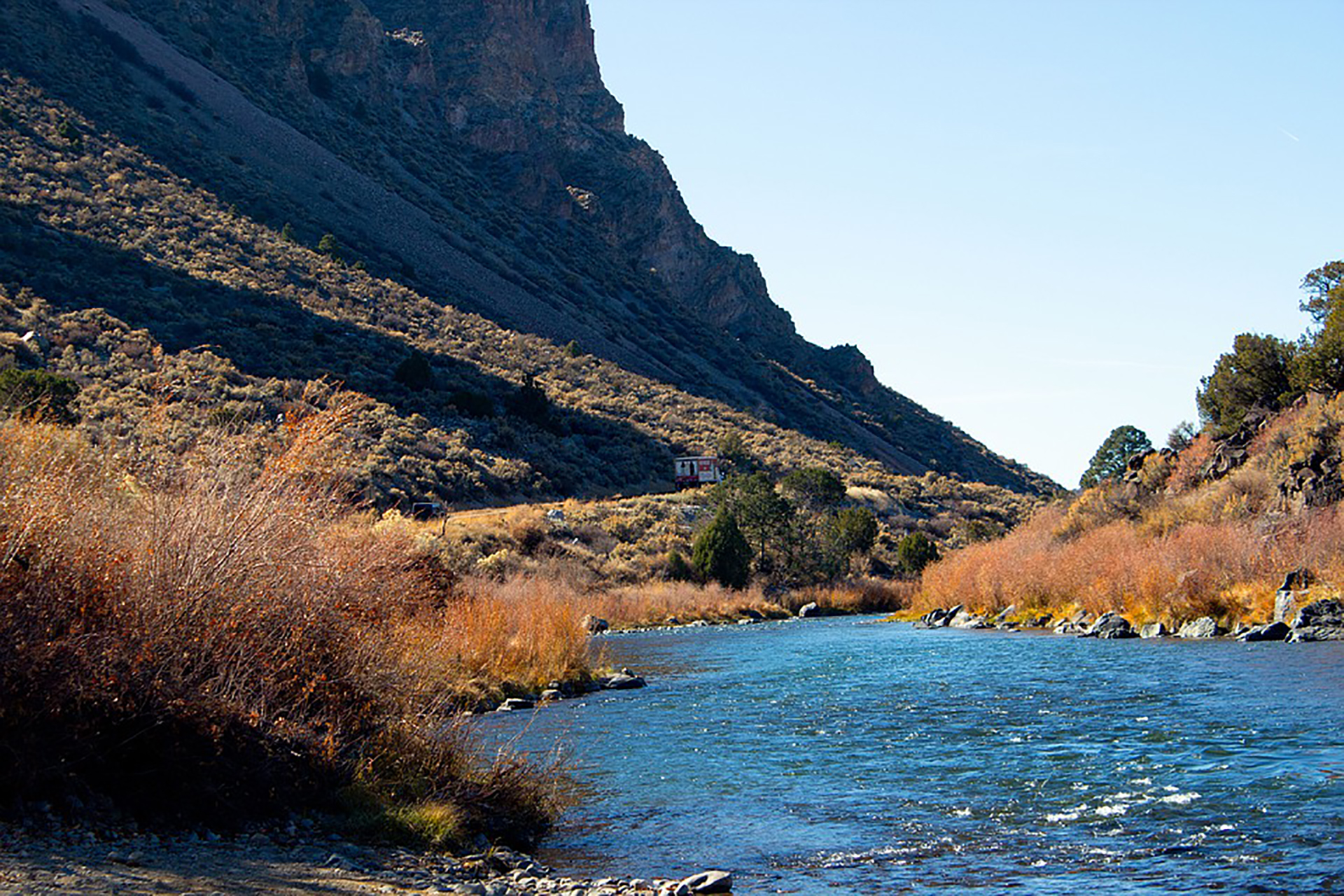 Manantiales con minerales naturales llenos de propiedades saludables es lo que ofrece el Ojo Caliente de Taos, uno de los balnearios más antiguos de Estados Unidos
