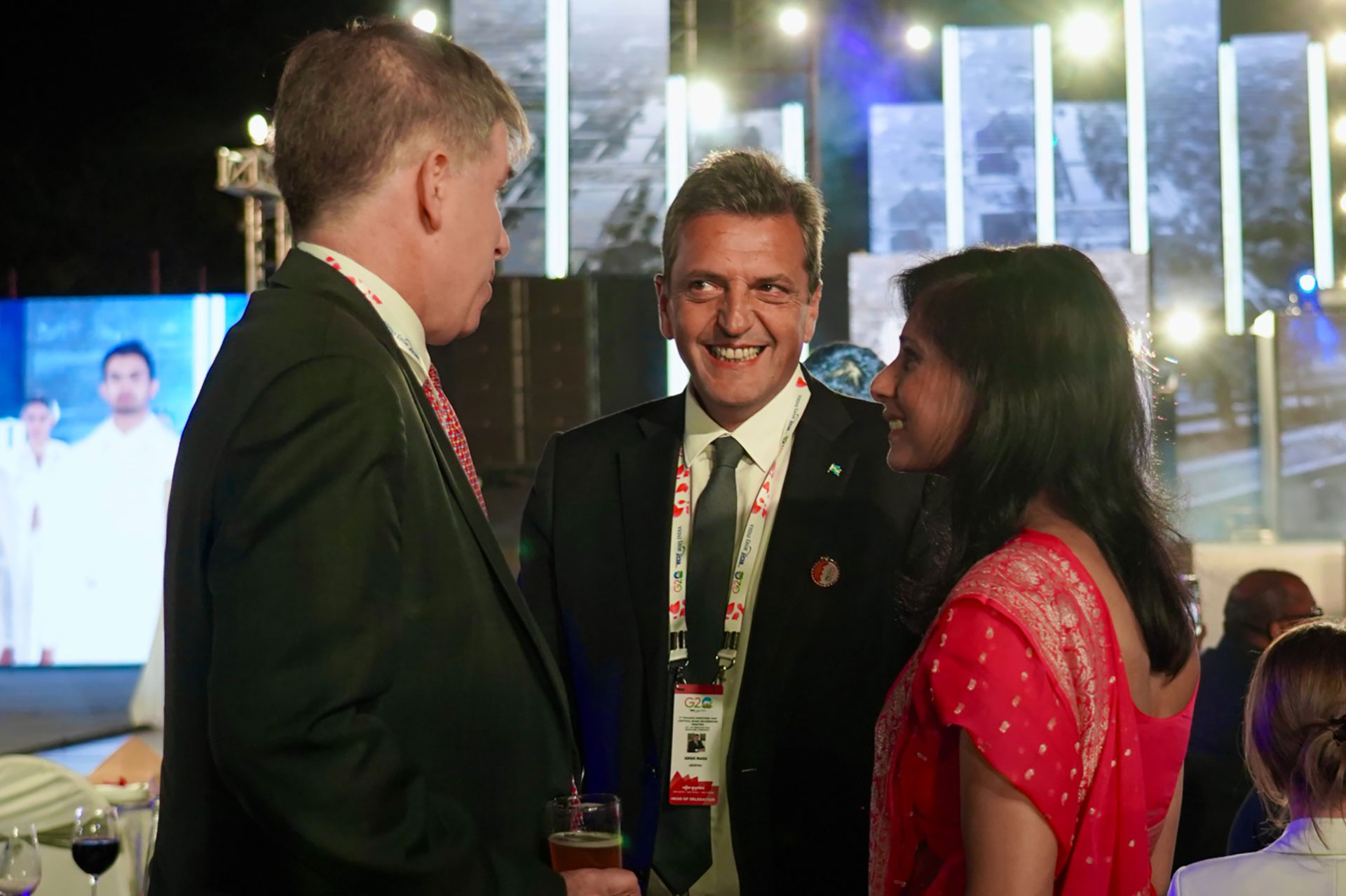 Massa conversa en la cena del G20 de Bengaluru con Jay Shambaugh, subsecretario para Asuntos Internacionales de la Secretaría del Tesoro de Estados Unidos, y Gita Gopinath, directora general adjunta del FMI