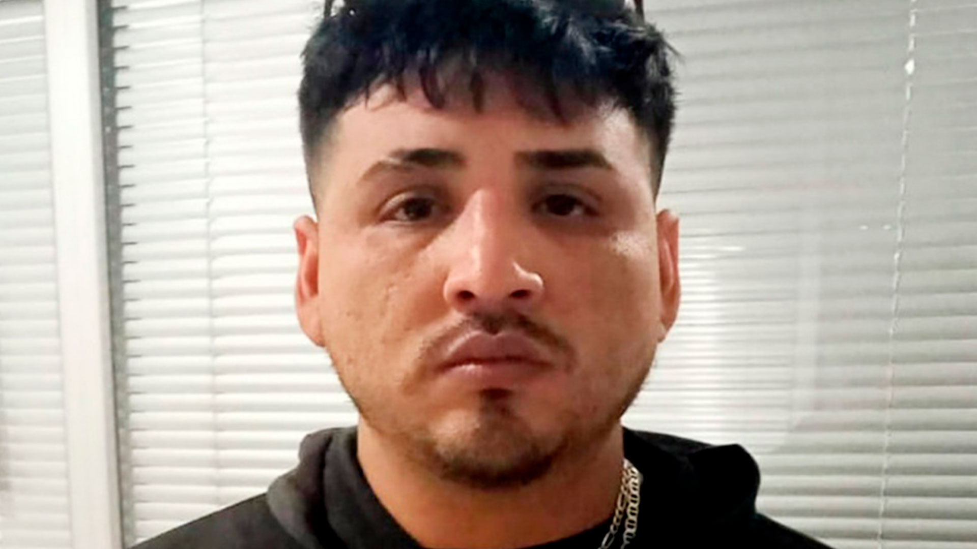 Cayó el acusado de un doble crimen en Chile que se fugó de una comisaría porteña: estaba armado y en un auto robado