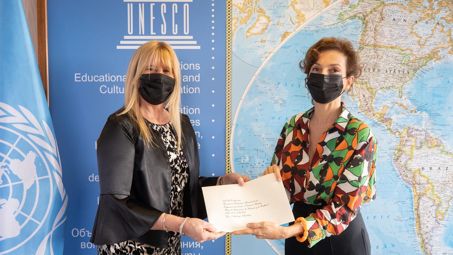 Marcela Losardo, junto a la Directora General de la Unesco, Audrey Azoulay
