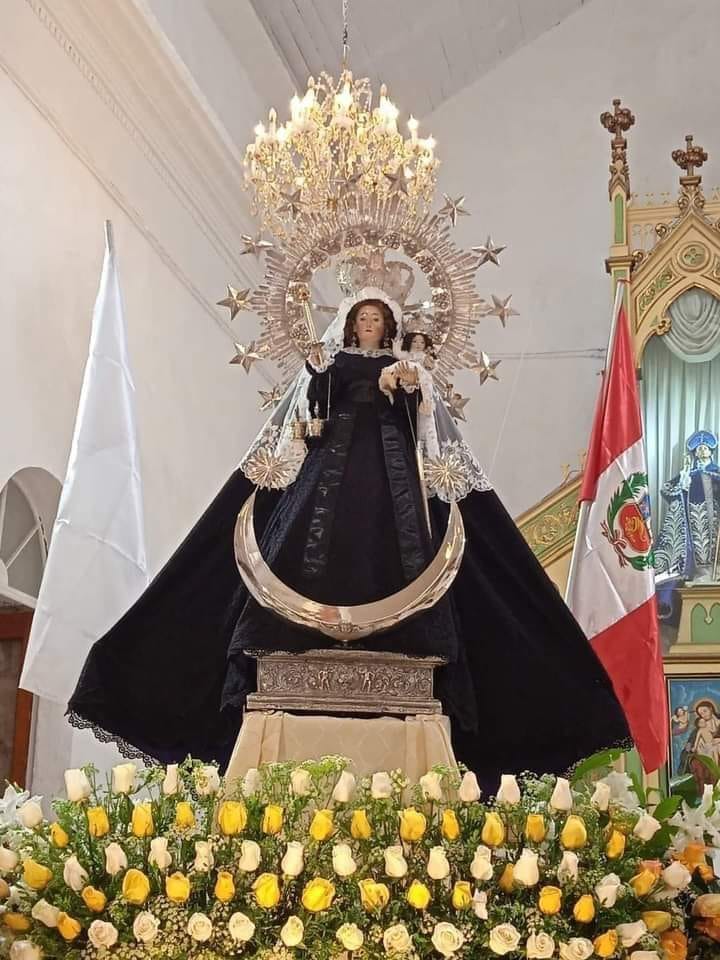 Virgen de la Candelaria de luto por muertes en Puno (Facebook: Reporteros de Puno)