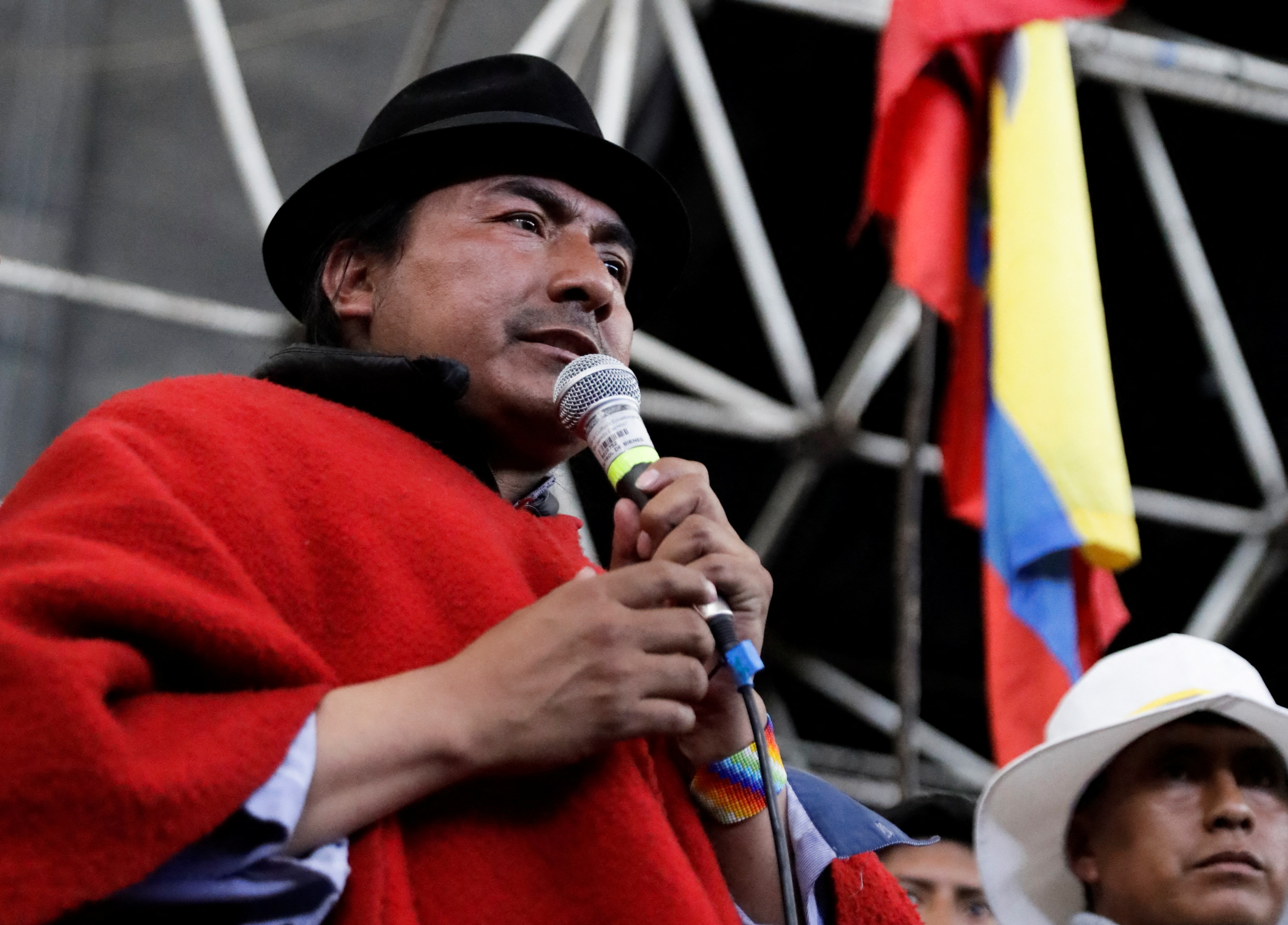 En medio de la ola de protestas, se concretó el primer encuentro entre el líder indígena y el Gobierno de Ecuador