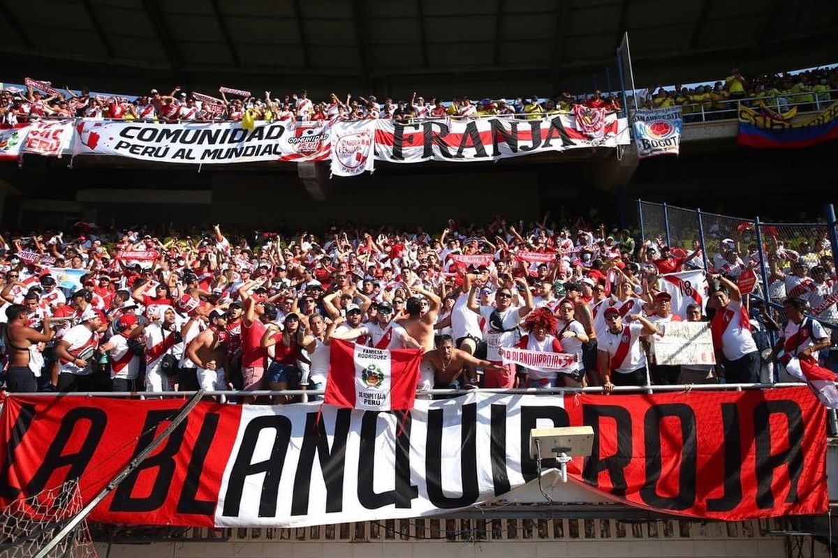 Peru vs Uruguay: bars of the bicolor prepare sensational 'banderazo' and  rumble the Centennial in Montevideo in a duel for Qatar 2022 Qualifiers -  Infobae