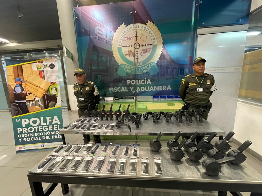 Militar detenido en el aeropuerto El Dorado con un arsenal fue retirado del Ejército