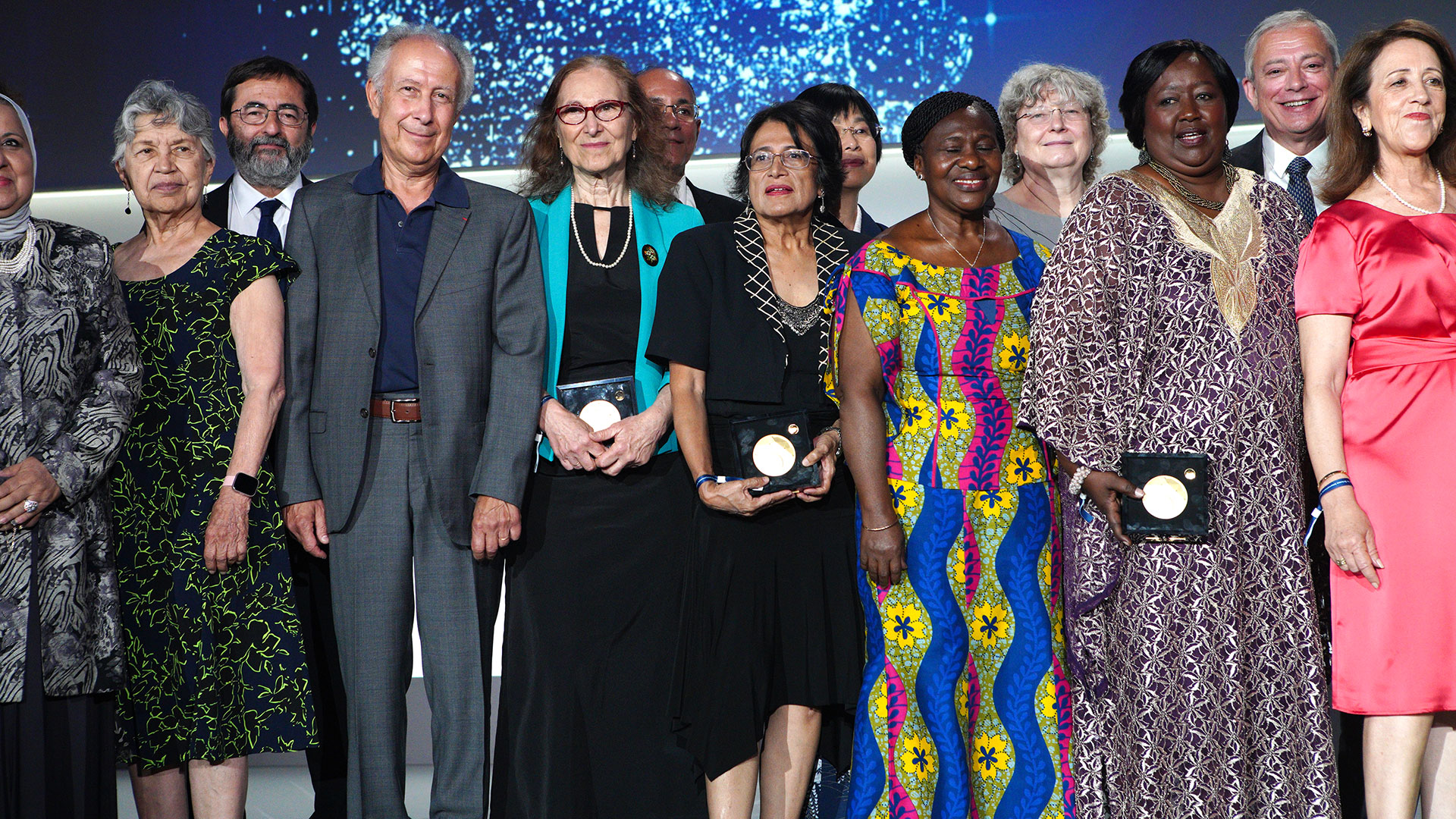 Laureadas y miembros del jurado del premio Premio L´Óreal- Unesco Por las mujeres en la ciencia