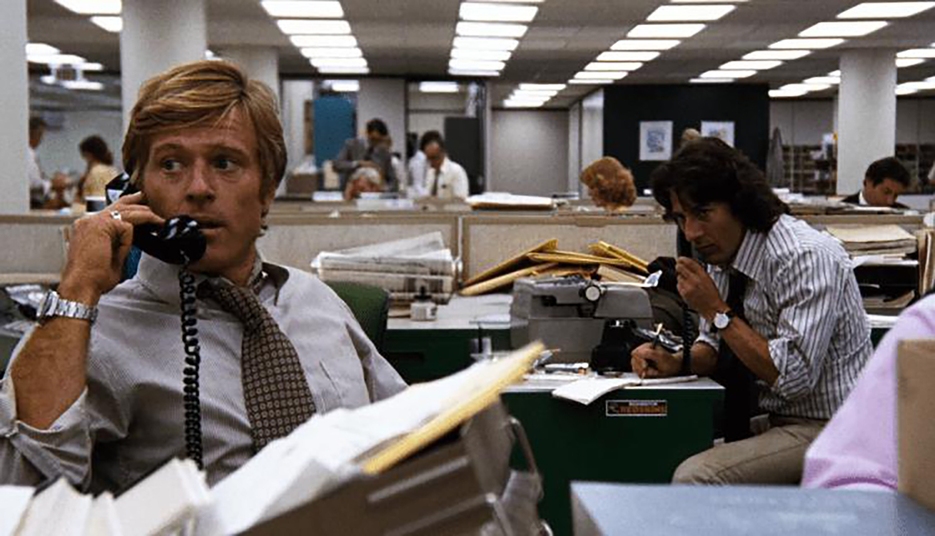 “All the President’s Men” fue llevado al cine en 1976 por Alan J. Pakula, otro director inolvidable, y con Robert Redford y Dustin Hoffman en los papeles de Woodward y Bernstein