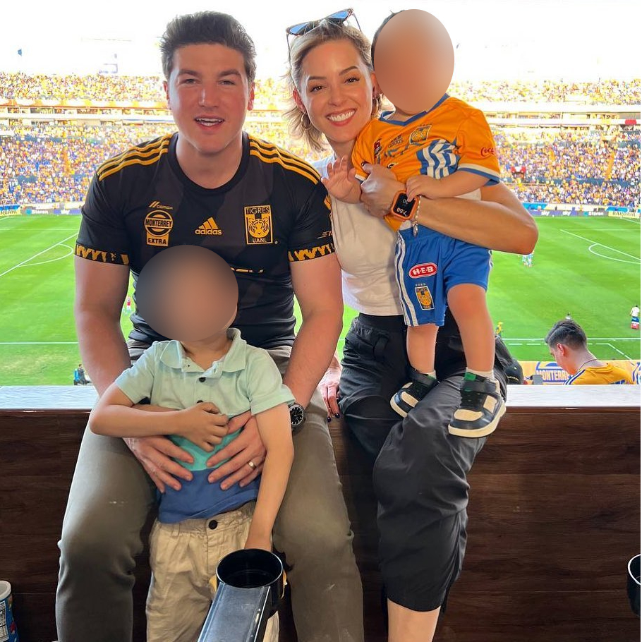 Samuel García and Mariana Rodríguez exposed children from DIF Capullos in a Tigres de la UANL game, despite warnings from the ECHR (Photo: Instagram / @samuelgarcias)