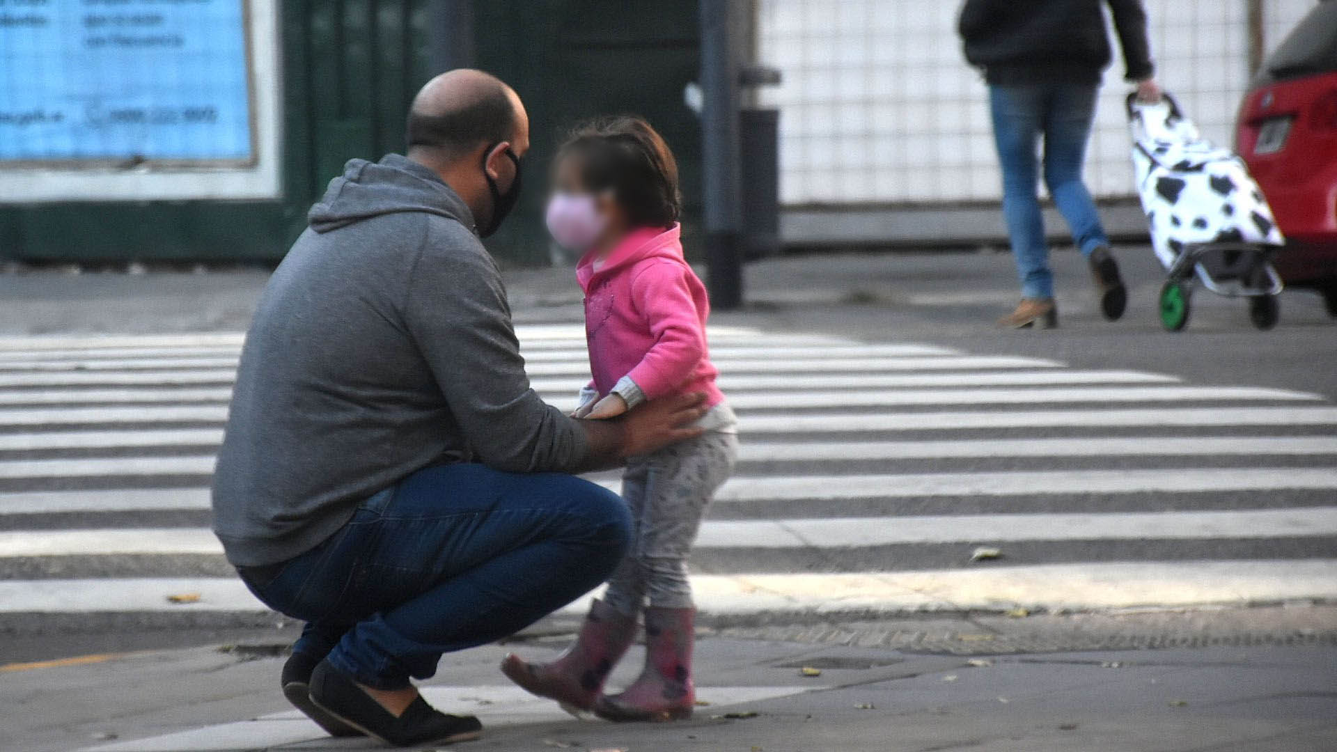 Sólo los menores de 6 años podrán salir sin barbijo