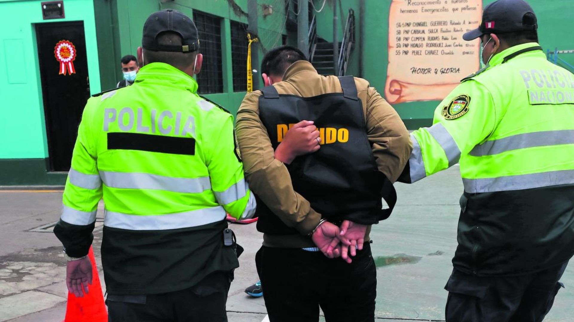 Fiscalía solicita nueve meses de prisión preventiva para policía acusado de violar a joven en Puno
