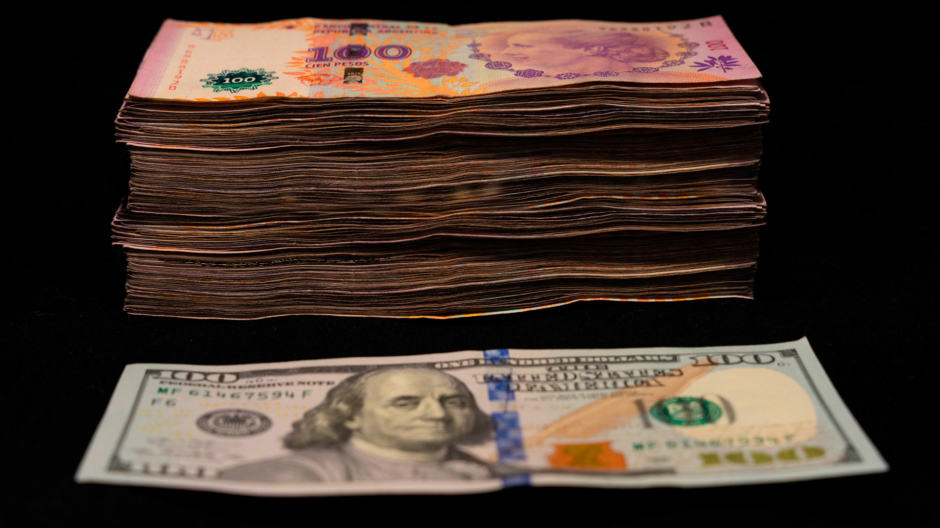 La emisión neta por la compra de divisas a raíz del "dólar-soja" llegó al billón de pesos, calculó la consultora Invecq
(Foto: Franco Fafasuli)