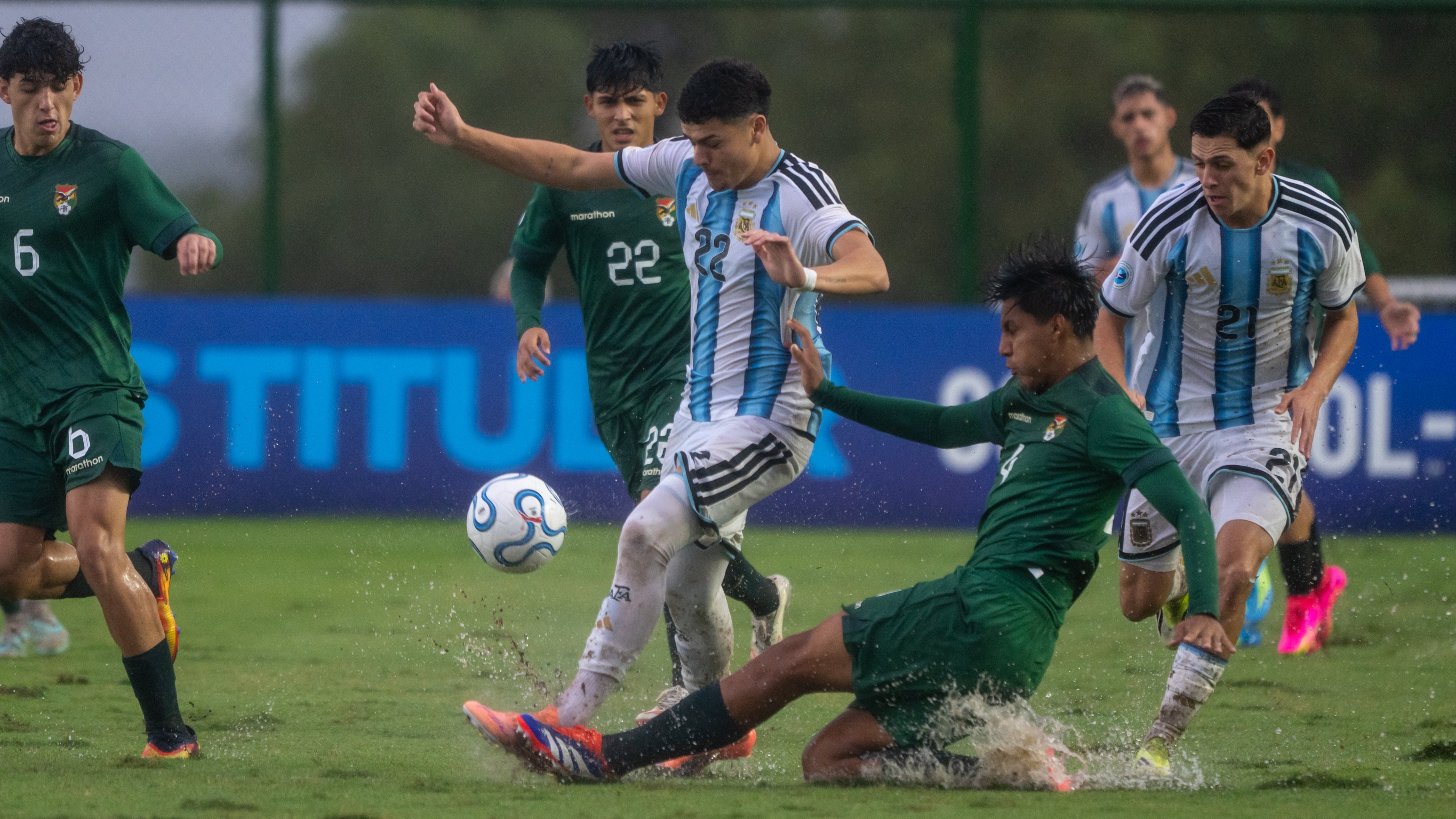 Argentina empat&oacute; 1-1 con Bolivia, avanz&oacute; a las semis del Sudamericano Sub 17 y se clasific&oacute; al Mundial de Qatar