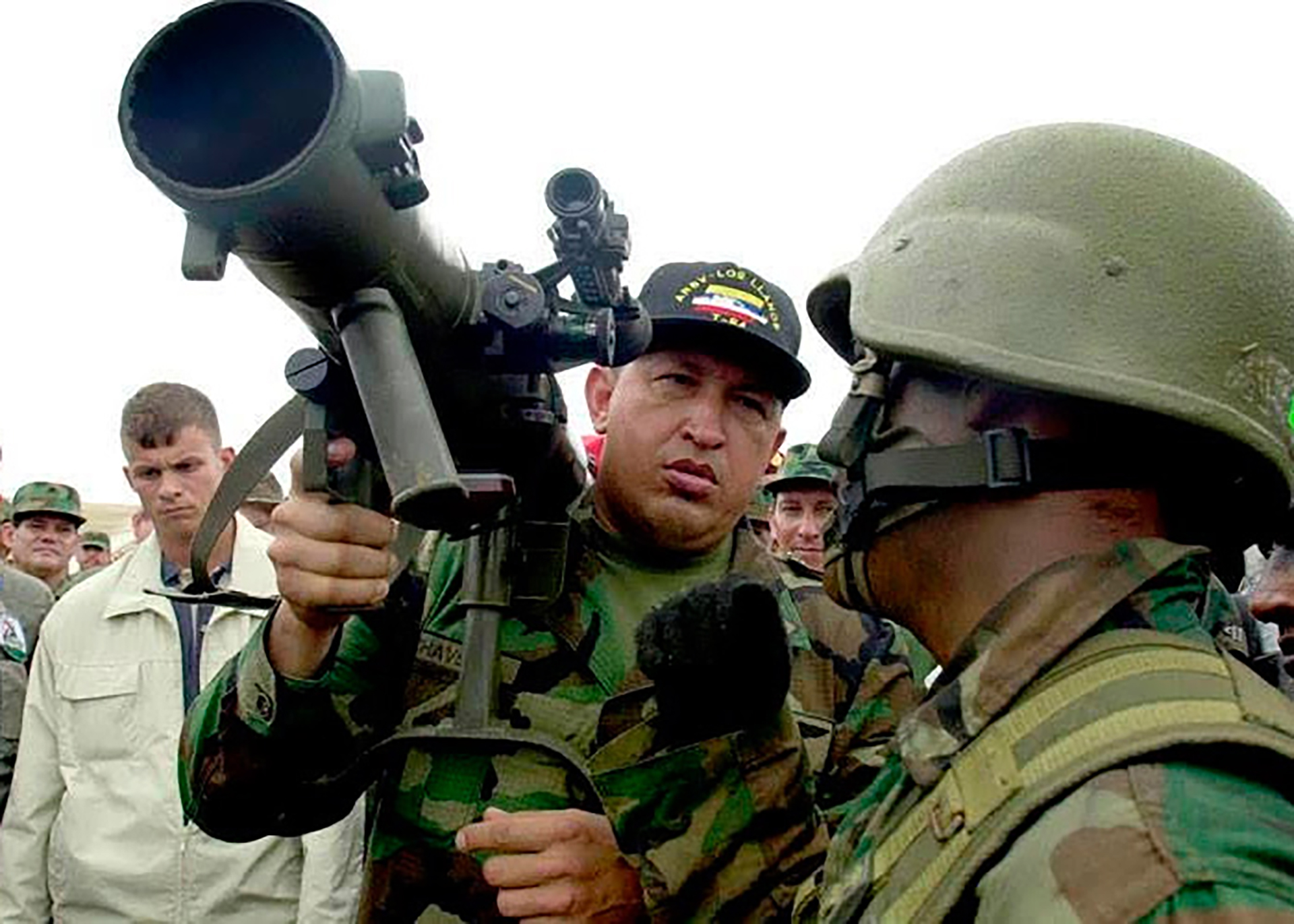 Después del 11 de Abril, Chávez desconfió de la FANB y se acercó a la guerrilla colombiana