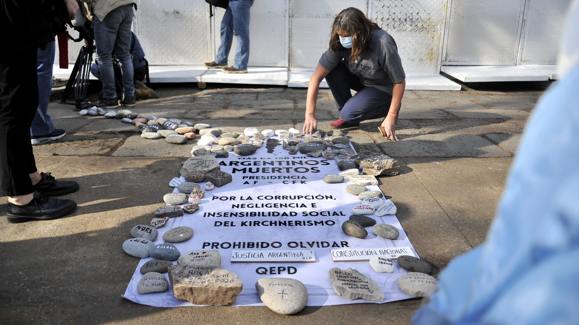 “marcha De Las Piedras” Emotivos Actos En Plaza De Mayo Y En Olivos En Memoria De Los Muertos 5533