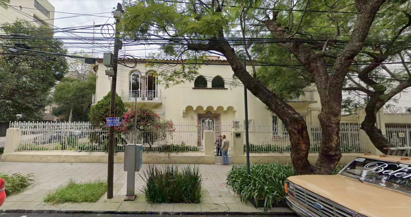 Desde que nació, hasta los siete años, Slim vivió en la casa que se ubica en la Avenida México número 51, en la colonia Condesa, frente al Parque México. Foto: Google Maps