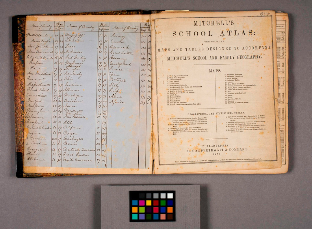 Sobre un “Mitchell’s Atlas” de 1855, Spencer Baird llevaba un índice con sus miles de corresponsales alrededor del mundo, entre los que se contaban Henry David Thoreau, Louis Aggasiz, Asa Gray, Germán Burmeister y el mismo W. H. Hudson