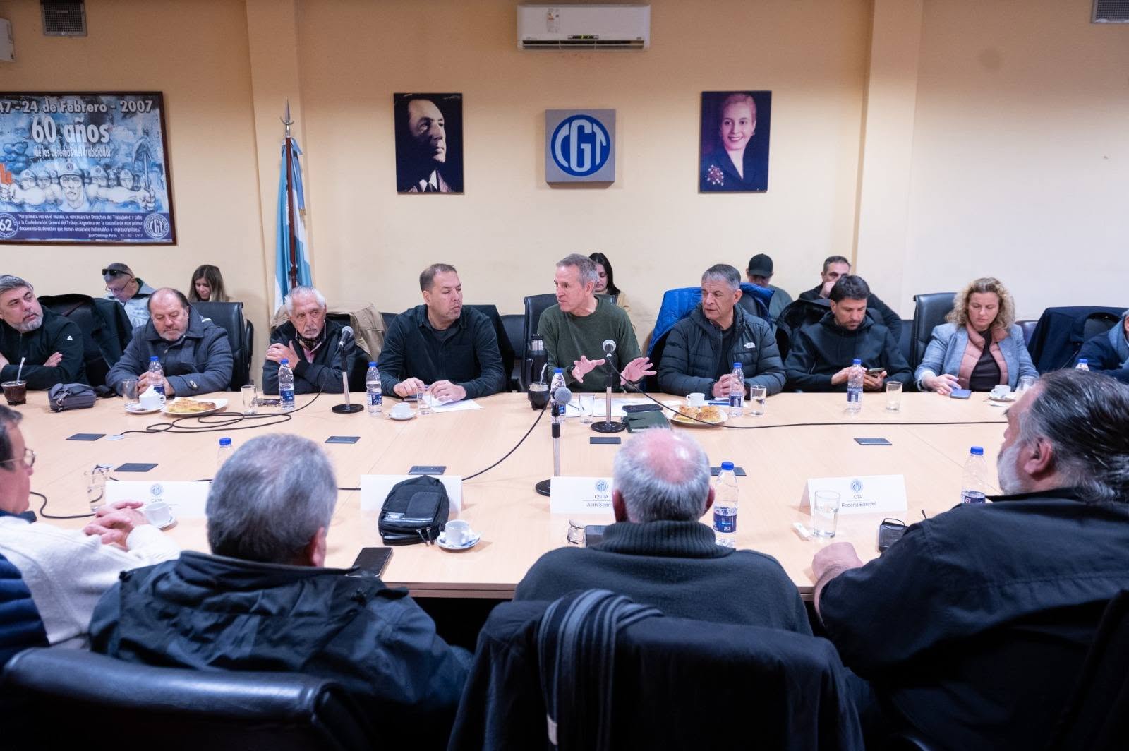 Por qu&eacute; la CGT finalmente har&aacute; una versi&oacute;n light de las protestas "a la francesa", sin paros sectoriales