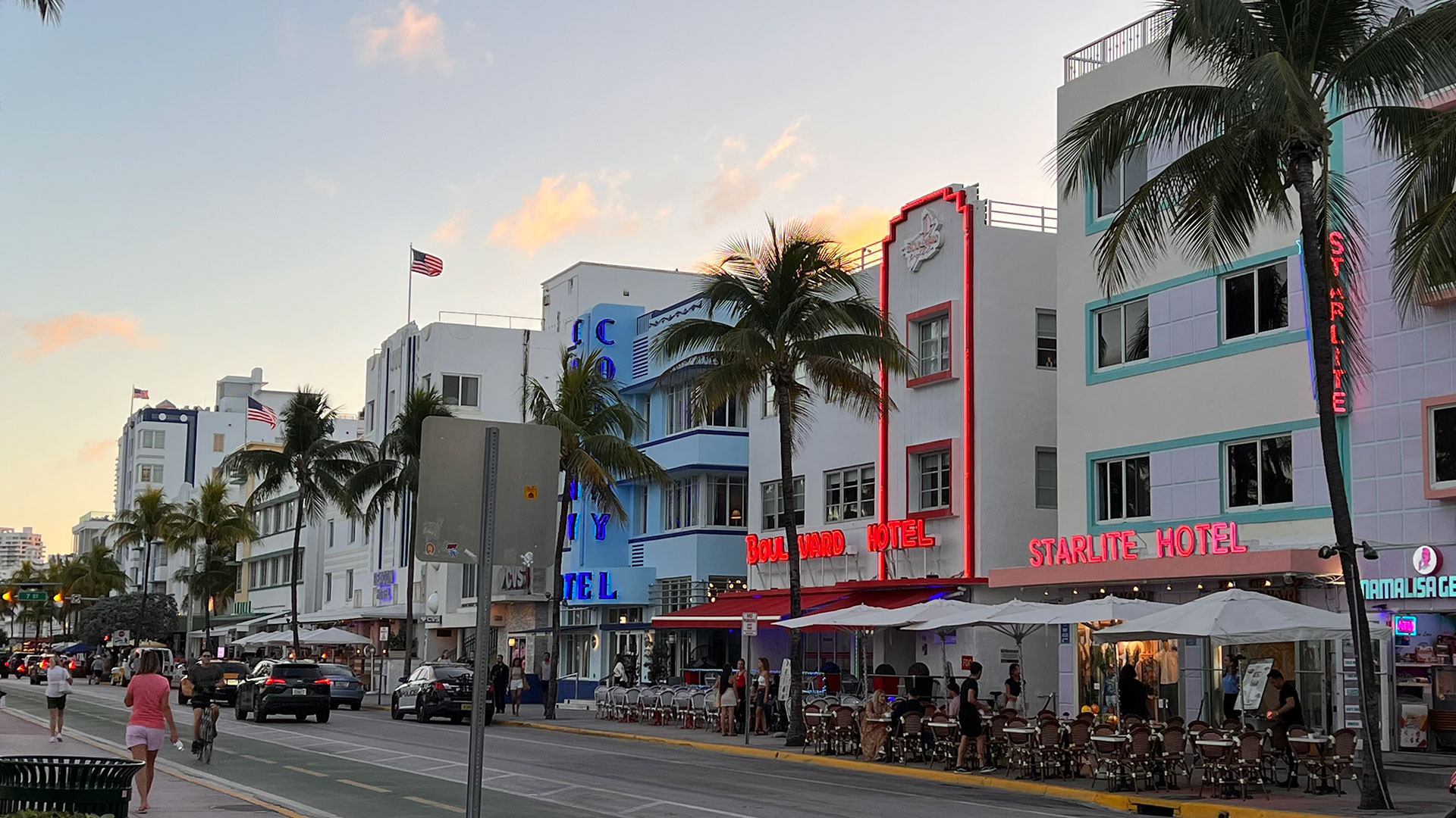 Vista de Ocean Drive con la arquitectura Art Deco que es un símbolo importante de la historia y la cultura de Miami Beach, y es una atracción turística muy popular para aquellos interesados en el arte, la arquitectura y la historia. (Foto: Opy Morales)