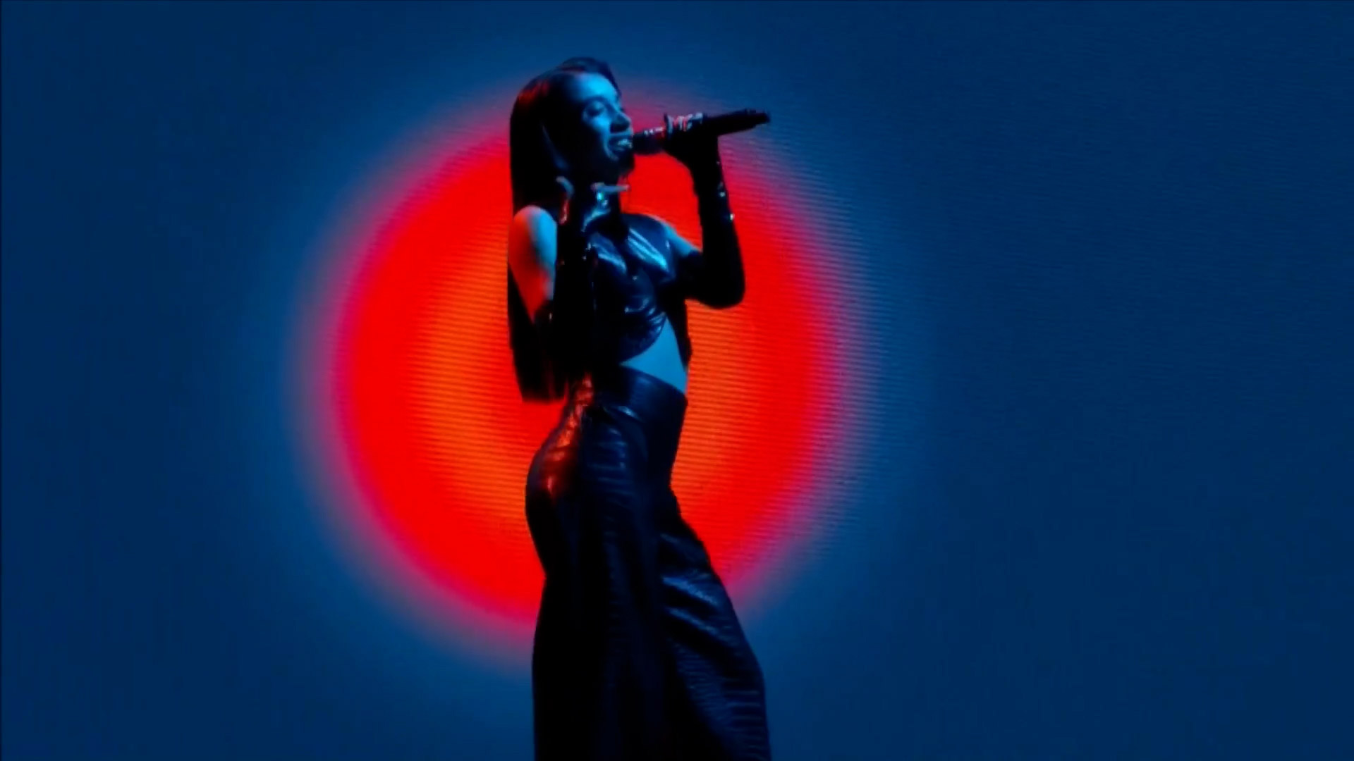 María Becerra cantando en los Grammys 2022 (Captura: TNT)