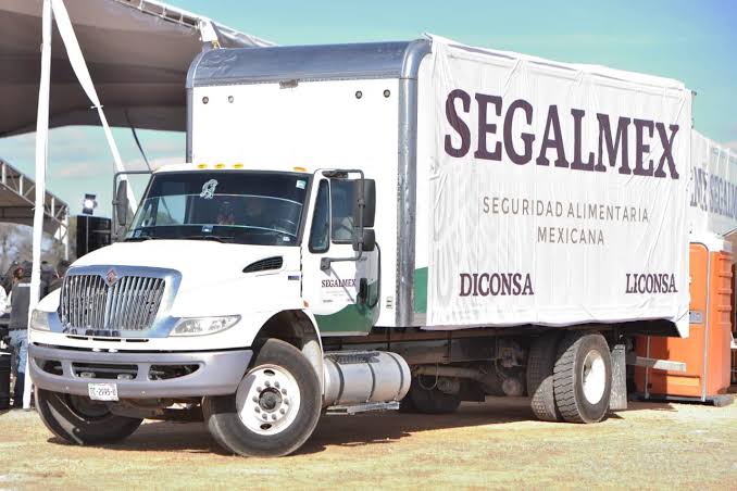 uridad Alimentaria Mexicana (Segalmex) adjudicó un contrato a las empresas Jet Van Car Rental 22y Lumo Financiera del Centro, por 1,977 millones de pesos en el 2019 (Foto: Twitter@puntoporpunto)