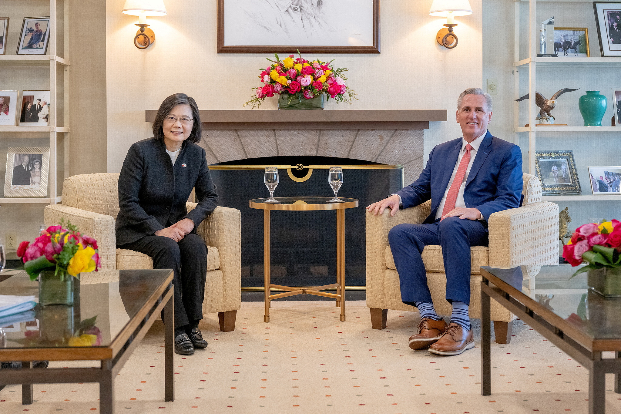 Tsai Ing-weny Kevin McCarthy (Taiwan Presidential Office/Handout via REUTERS)