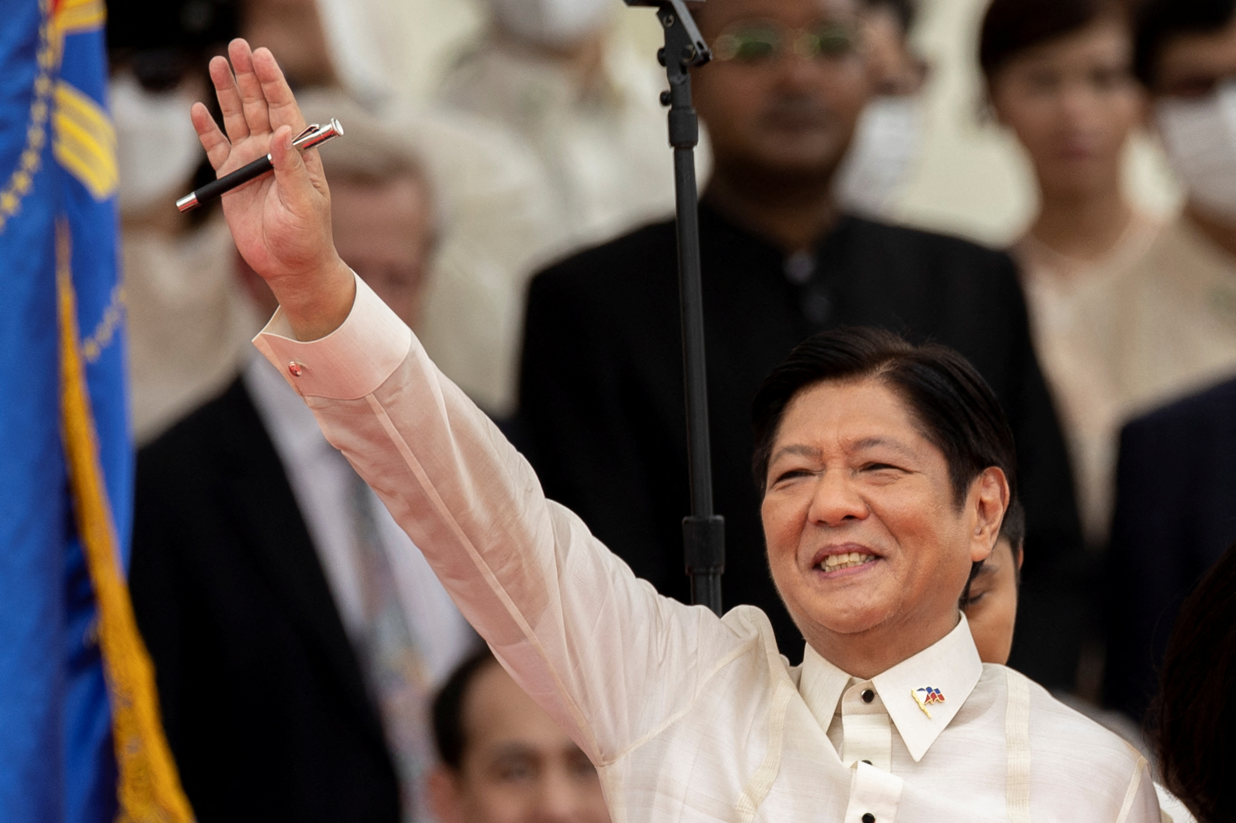 En su primer decreto, el nuevo mandatario de Filipinas eliminó la Comisión Presidencial Anticorrupción 