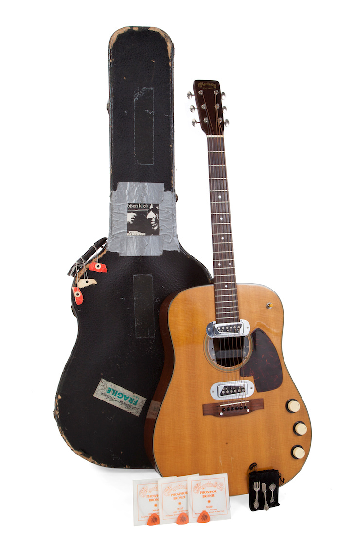 La guitarra que Kurt Cobain tocó en el “MTV Unplugged” de Nirvana se  convirtió en la más cara de la historia - Infobae